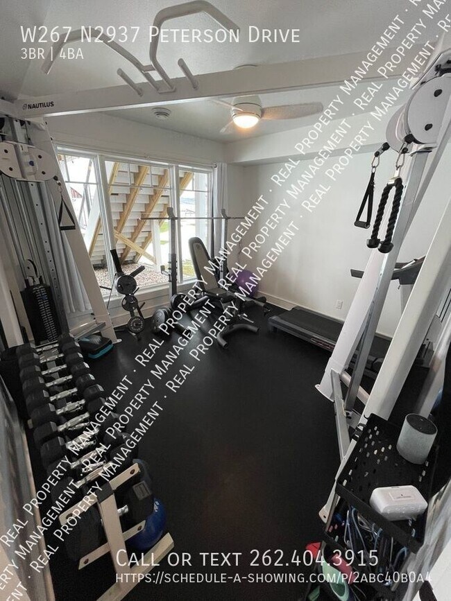 Building Photo - Fully Furnished Stunning Home on Pewaukee ...
