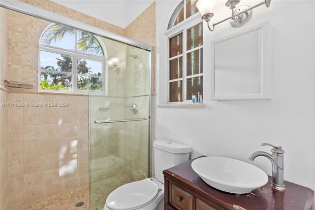 Building Photo - Jackson Street, Hollywood, FL 33019 - 5 BR...