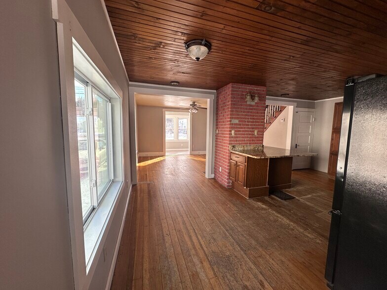 Living room - 179 Maple Ave