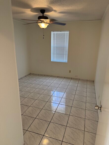 Building Photo - 1818 Joanna Ave