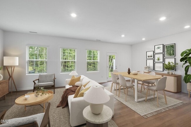 Building Photo - 421 Deep Oak Dr