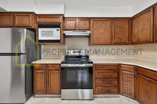 Building Photo - 9550 Colton Ave
