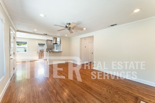 Building Photo - 650 Dittmar Way