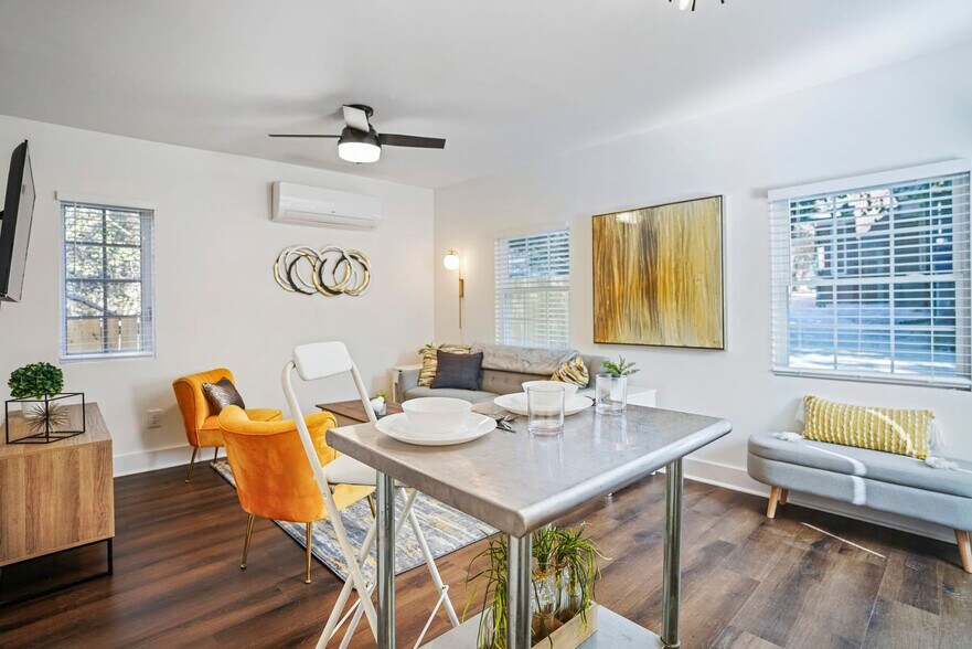 Building Photo - 975 Shadowridge Dr SE