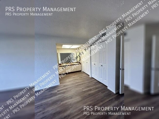 Building Photo - 7701 S Heather Dr