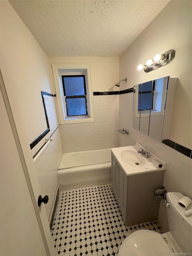 Building Photo - 30 Locust Hill Ave