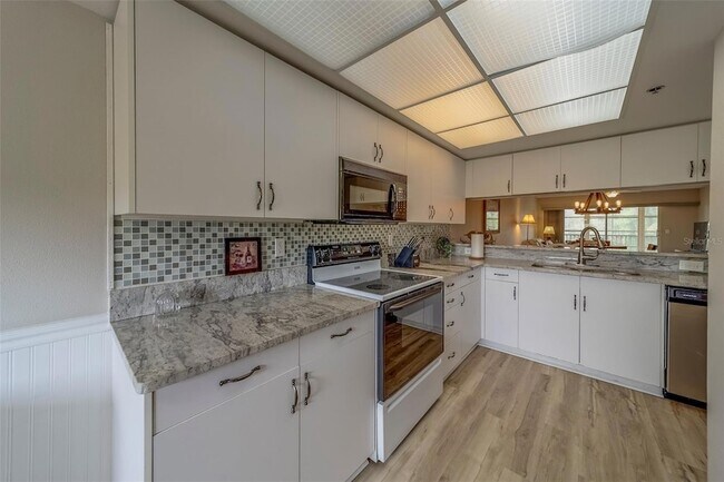 Building Photo - 9510 Harbor Greens Way