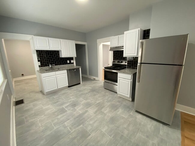 Building Photo - 36 Bright St