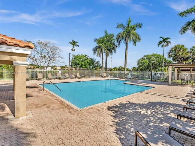 Building Photo - 357 NW 154 Ave