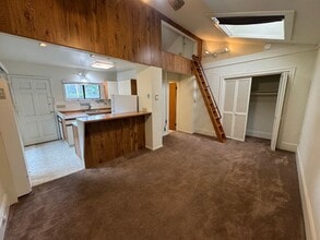 Building Photo - 2026 Clinton Ave