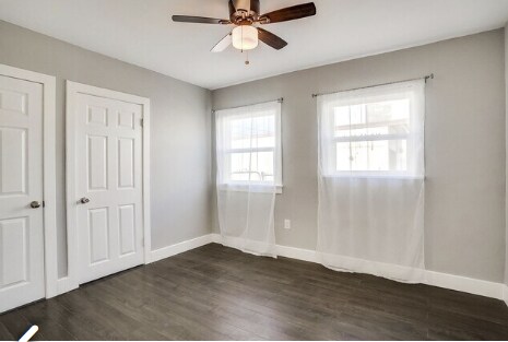 Building Photo - 4909 S Gramercy Pl