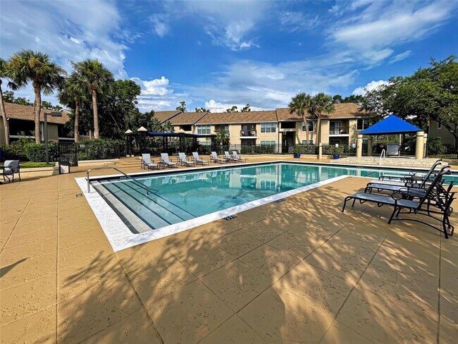 Building Photo - 4008 Crockers Lake Blvd