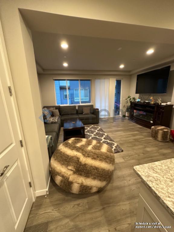 Building Photo - Unit C