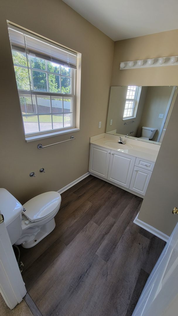 Building Photo - 3 Bed, 2 Bath Townhome in Mauldin is Avail...