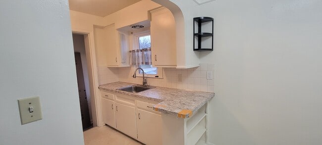 Building Photo - 6075 W 54th St