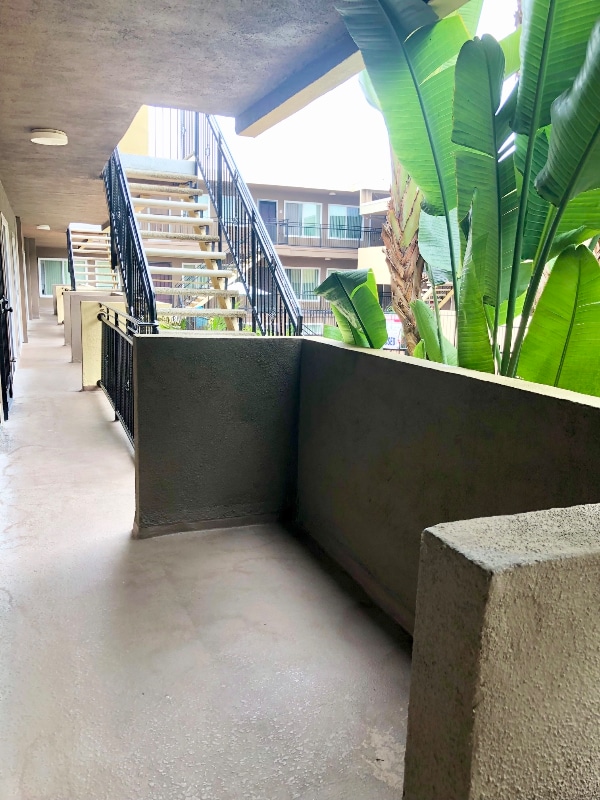 Building Photo - 4735 W Broadway