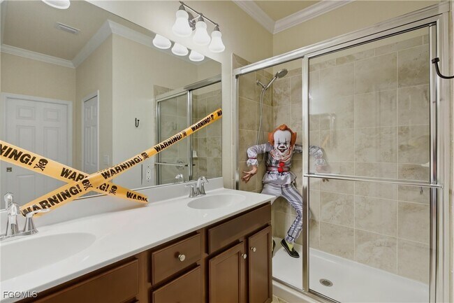 Building Photo - 8895 Via Isola Court