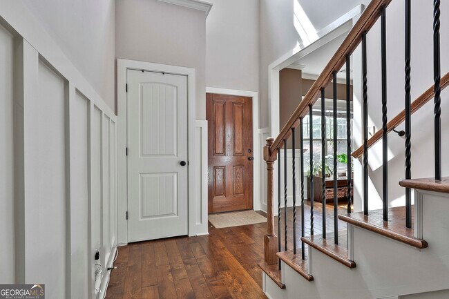 Building Photo - 318 Stillwood Dr