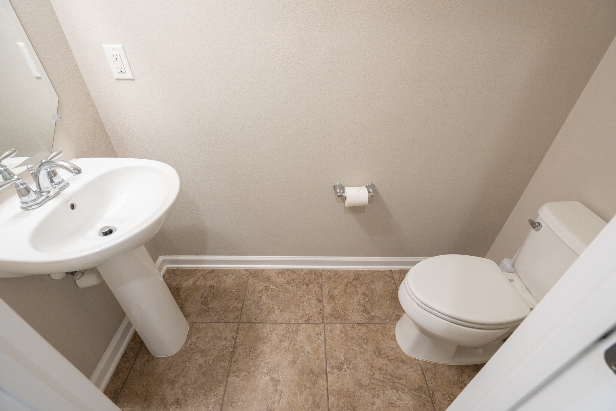 Downstairs half bath - 24 Islander Ct