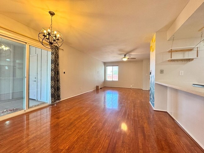 Building Photo - REMODELED 4 BEDROOM HOME WITH HUGE YARD, C...