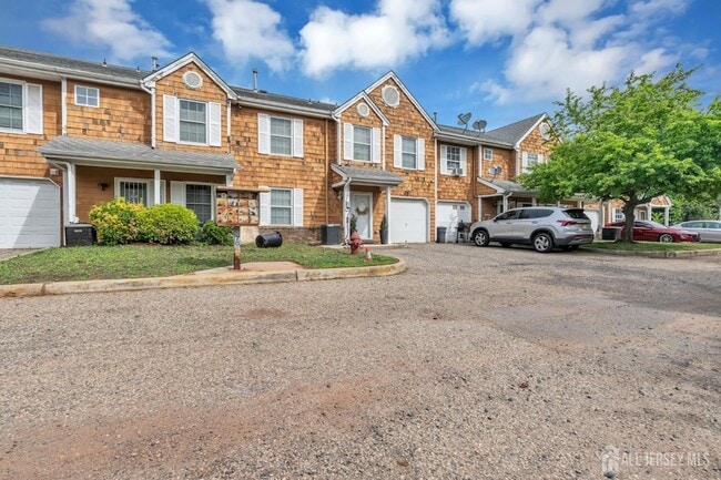 Building Photo - 19 Delavan Ct