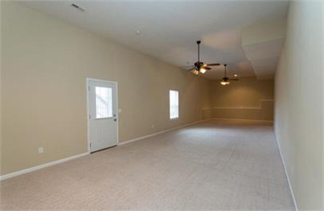 Building Photo - 123 Lyle Curtis Cir