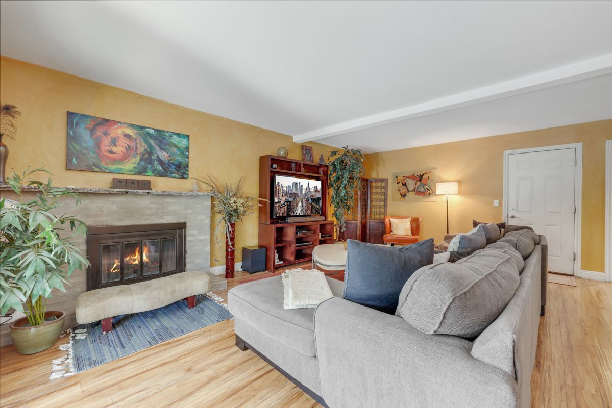 Building Photo - 3225 Mountain Spring Rd