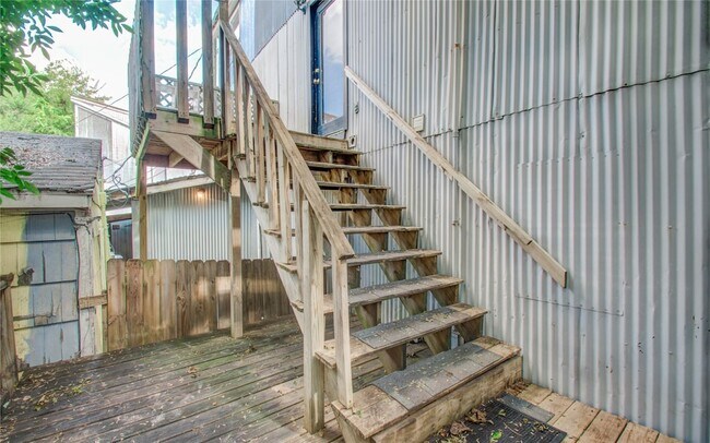 Building Photo - 5313 Palmetto St