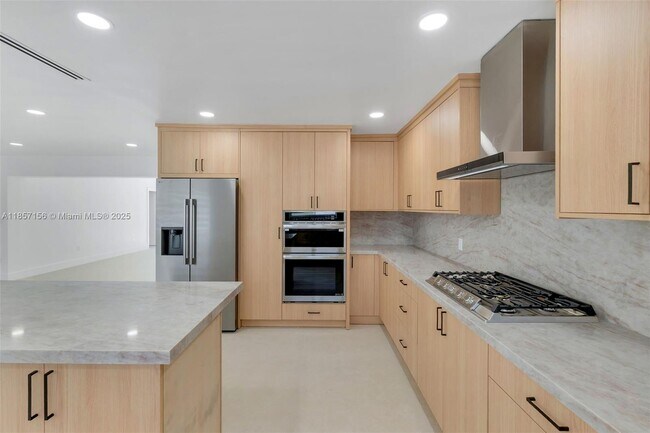 Building Photo - 9360 SW 16th St