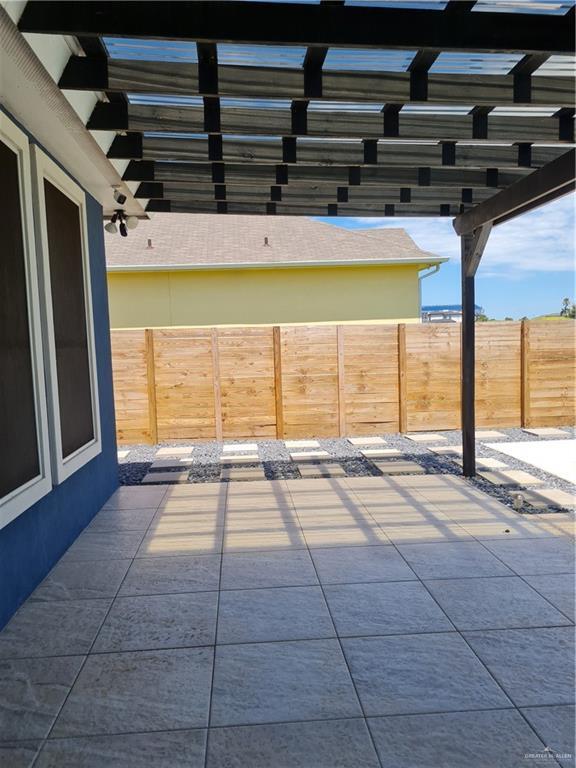 Building Photo - 24 Lago Washington