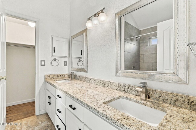 Building Photo - 6728 Dakota Ridge Dr