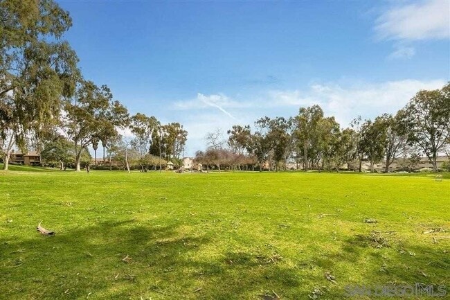 Building Photo - Beautiful 3B/2.5BA W/ Attached 2 Car Garag...