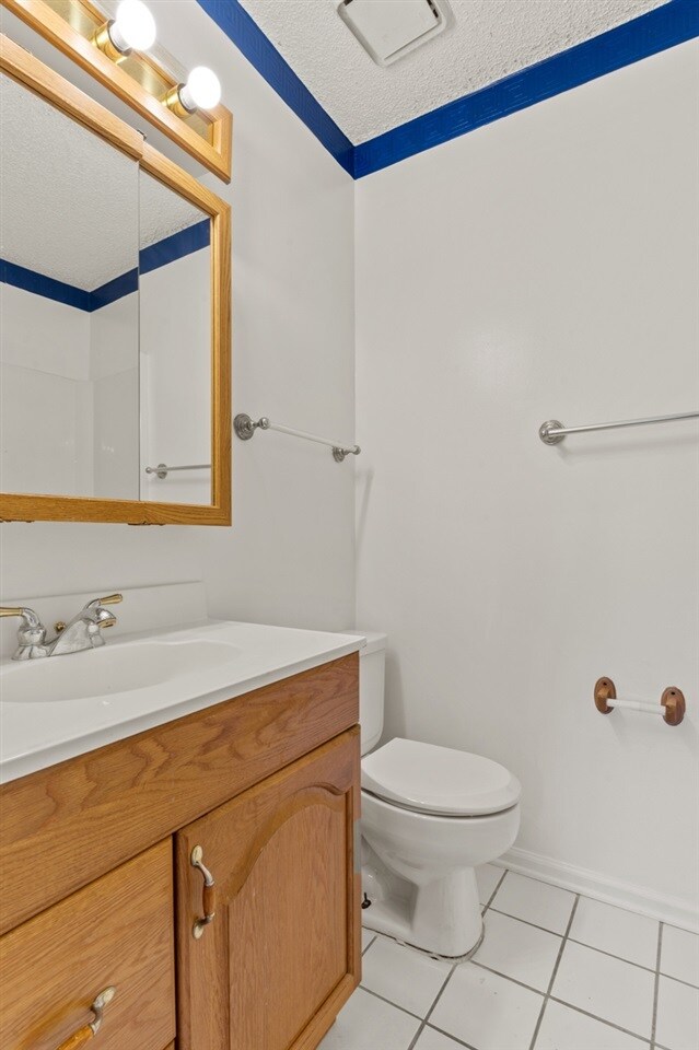 Building Photo - 2372 Gregory Dr