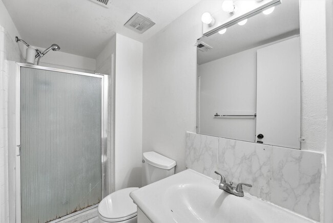 Building Photo - 12447 Sharpview Dr