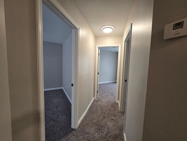 Building Photo - 1216 Superior Pointe Pl