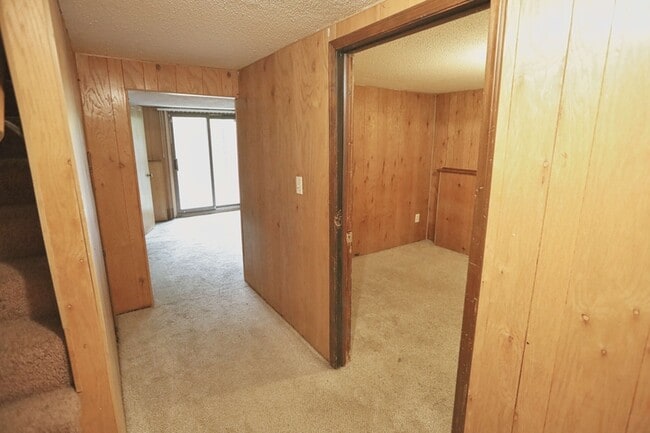 Building Photo - 3403 Robin Ave SW