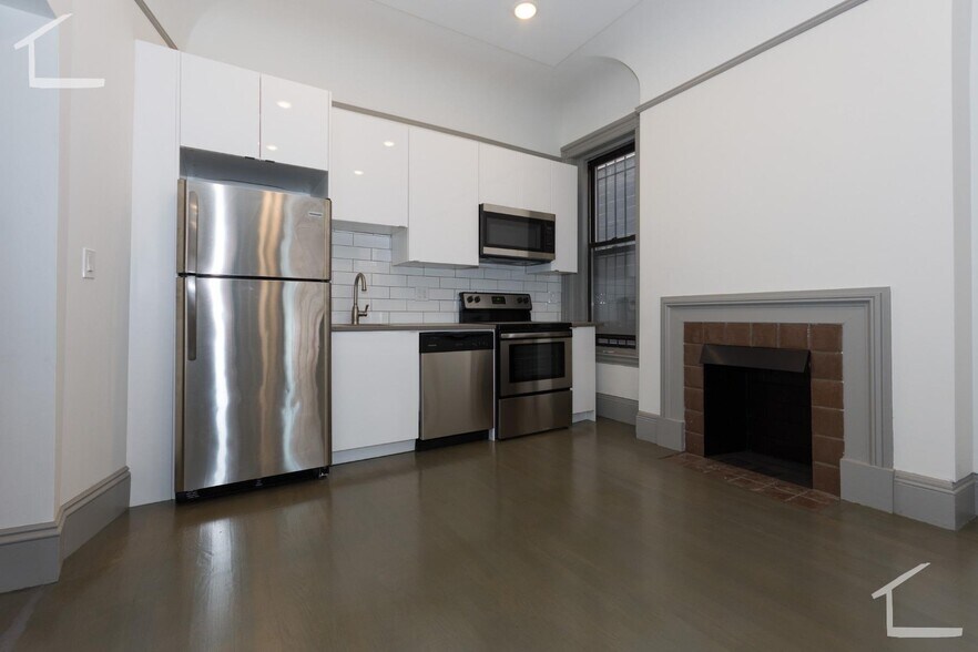 Primary Photo - 11 Belvidere St