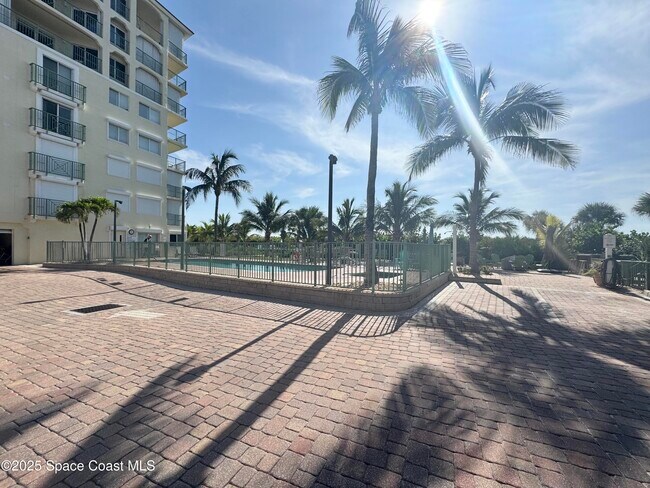 Building Photo - 420 Harding Ave
