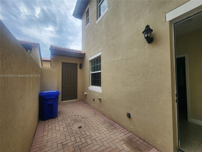 Building Photo - 14722 SW 12th St