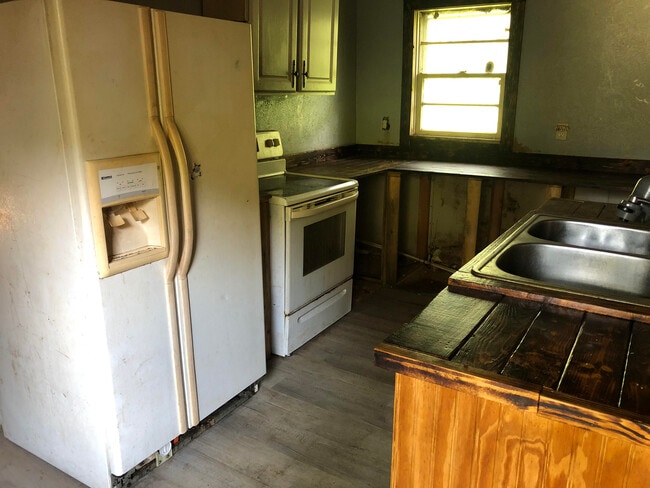 Building Photo - 9816 State Hwy A