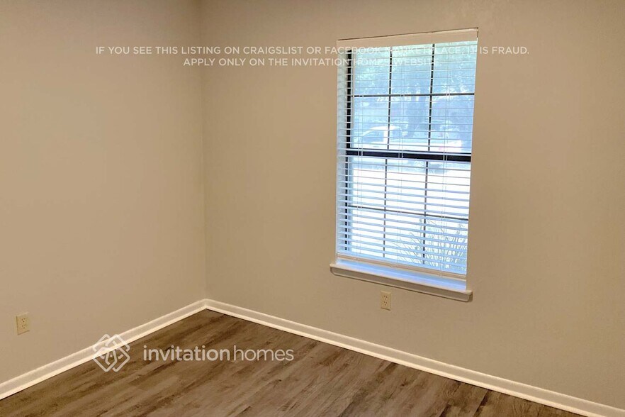 Building Photo - 203 Briar Creek Dr