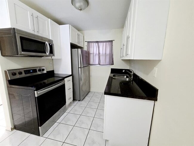 Building Photo - 4121 Stirling Rd