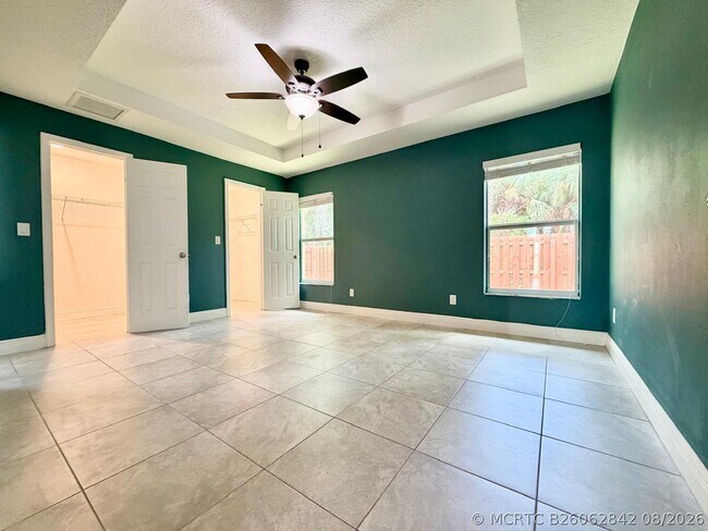 Building Photo - 9553 Sea Spray Dr