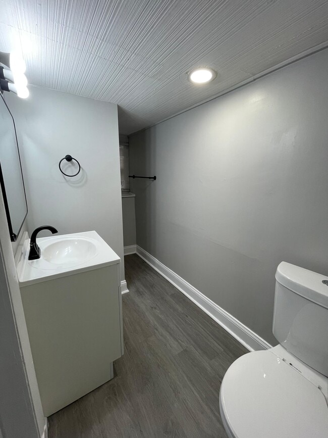 Building Photo - Calverton Heights