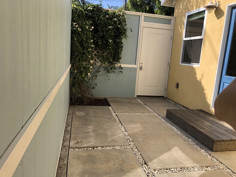 Building Photo - 12620 Palms Blvd