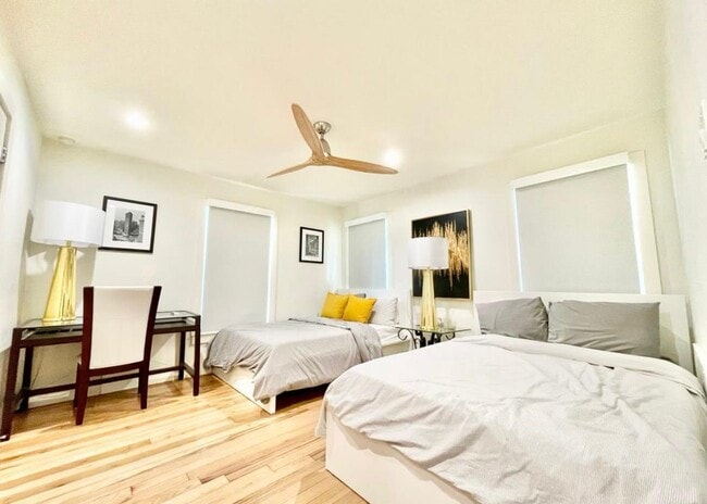 Building Photo - 6623 Kenwell St