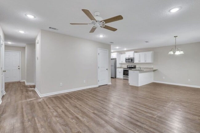 Building Photo - Available for Rent