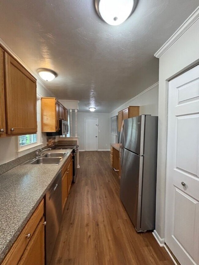 Building Photo - Windsor Oaks West