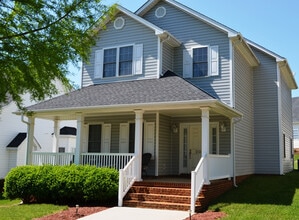 Building Photo - 204 Wyndhurst Dr