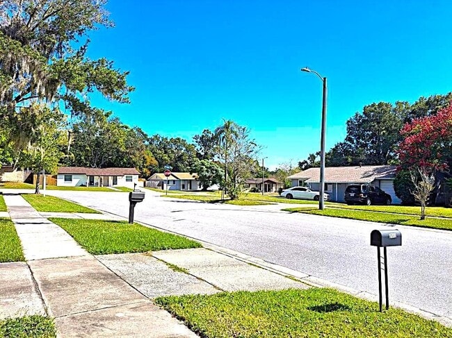 Building Photo - 2812 Dovewood St